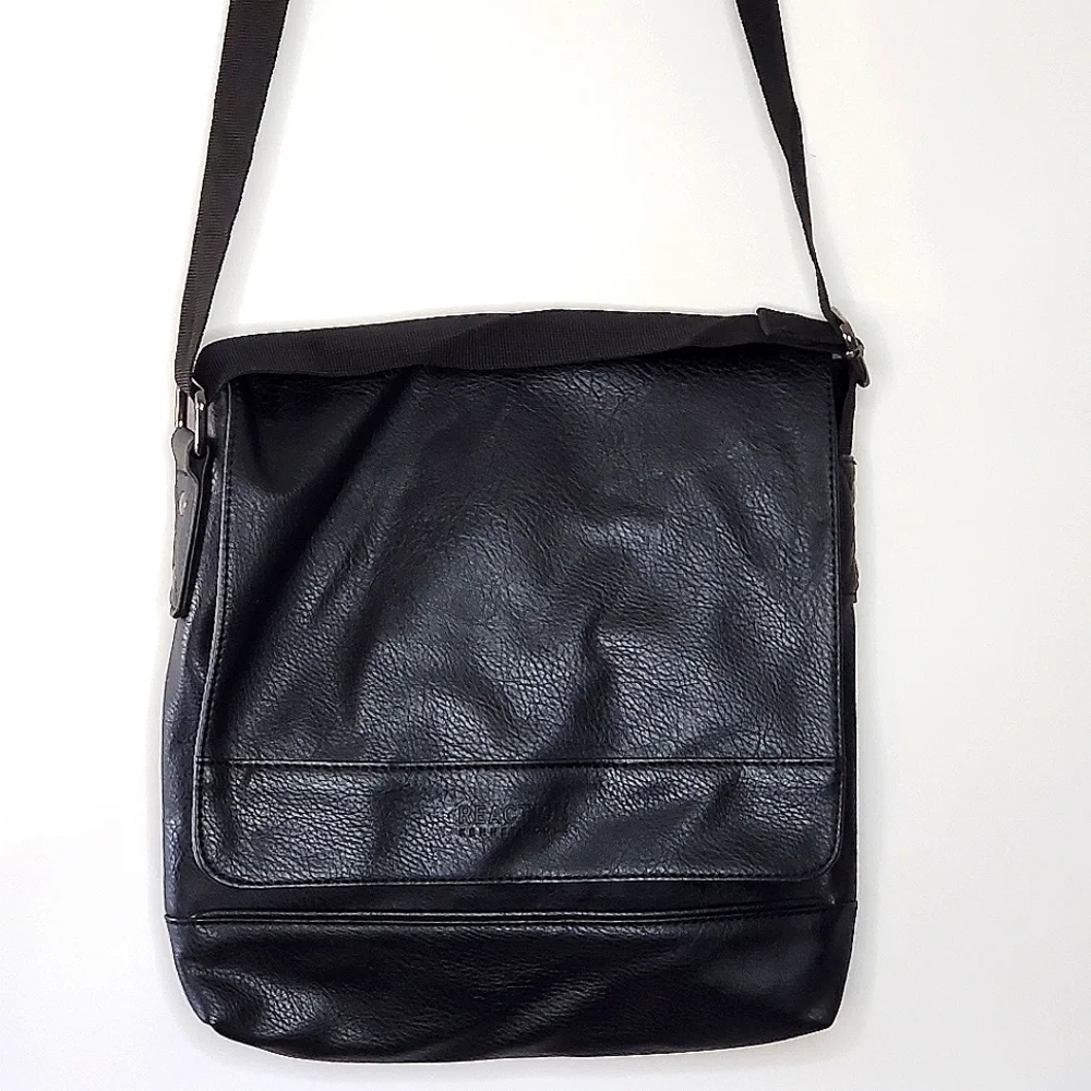 Kenneth Cole Reaction Messenger Bag Textured Black Carry All Travel Commute